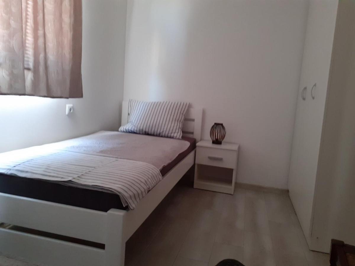 Apartmani Grumf Gornji Karin Exterior foto
