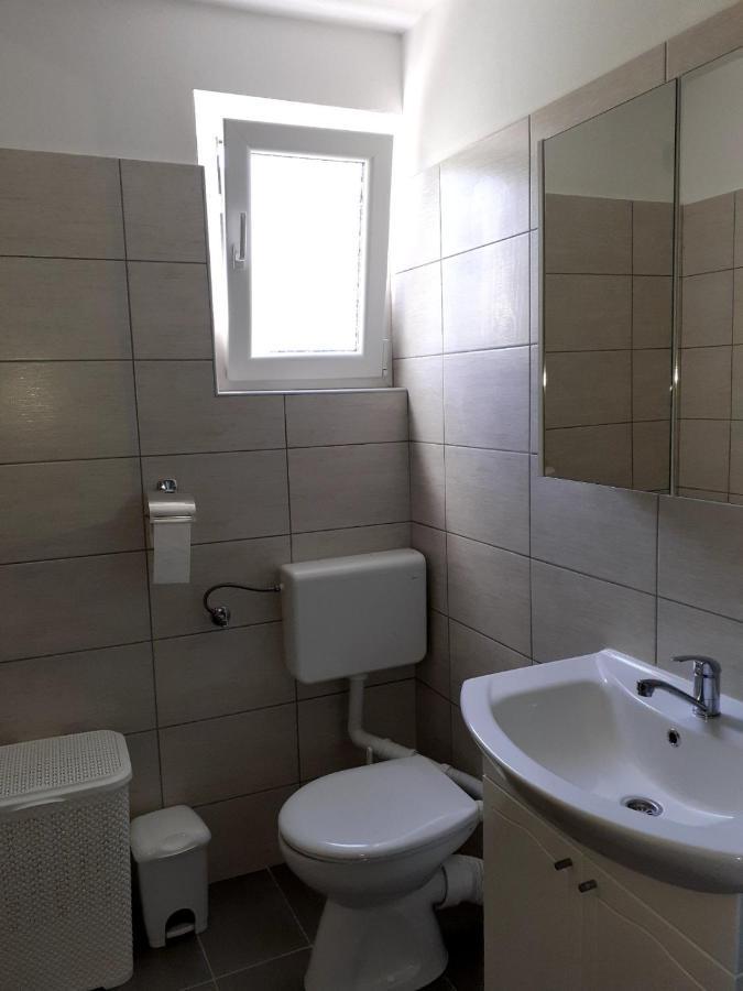Apartmani Grumf Gornji Karin Exterior foto